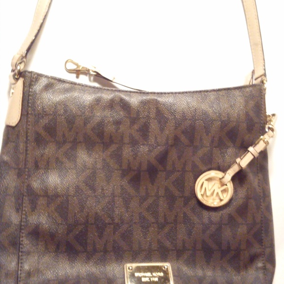 Alia - Picture 5 of 8